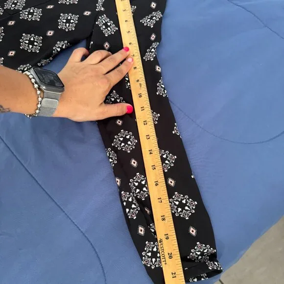 🔥 4 for $20 DEAL 🔥 Pleione Black Printed Blouse Size M - Picture 8 of 9